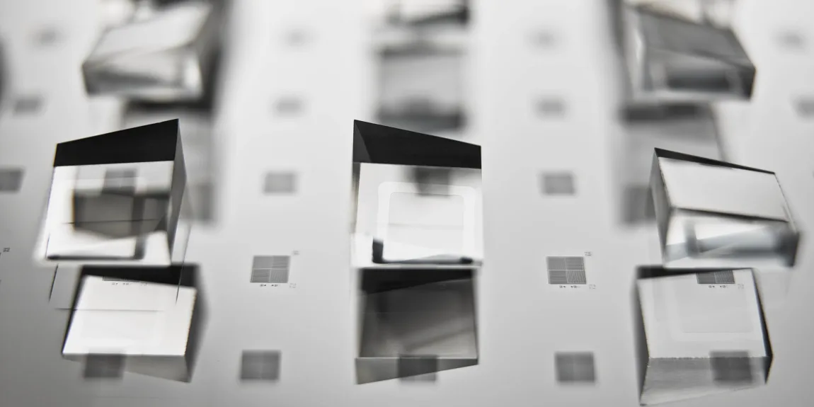 precision gluing of quartz glass for semiconductor reticles