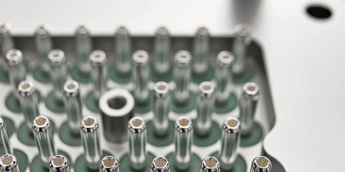 durable high power and pressure hermetic feedthroughs