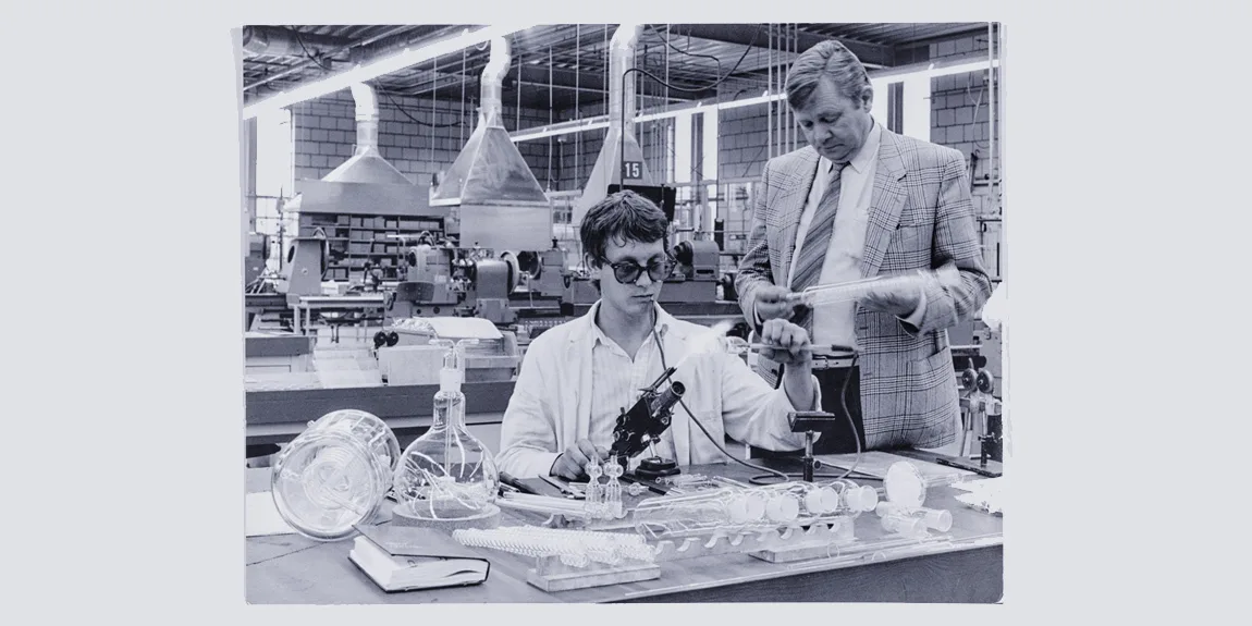 History of scientific glass blowing