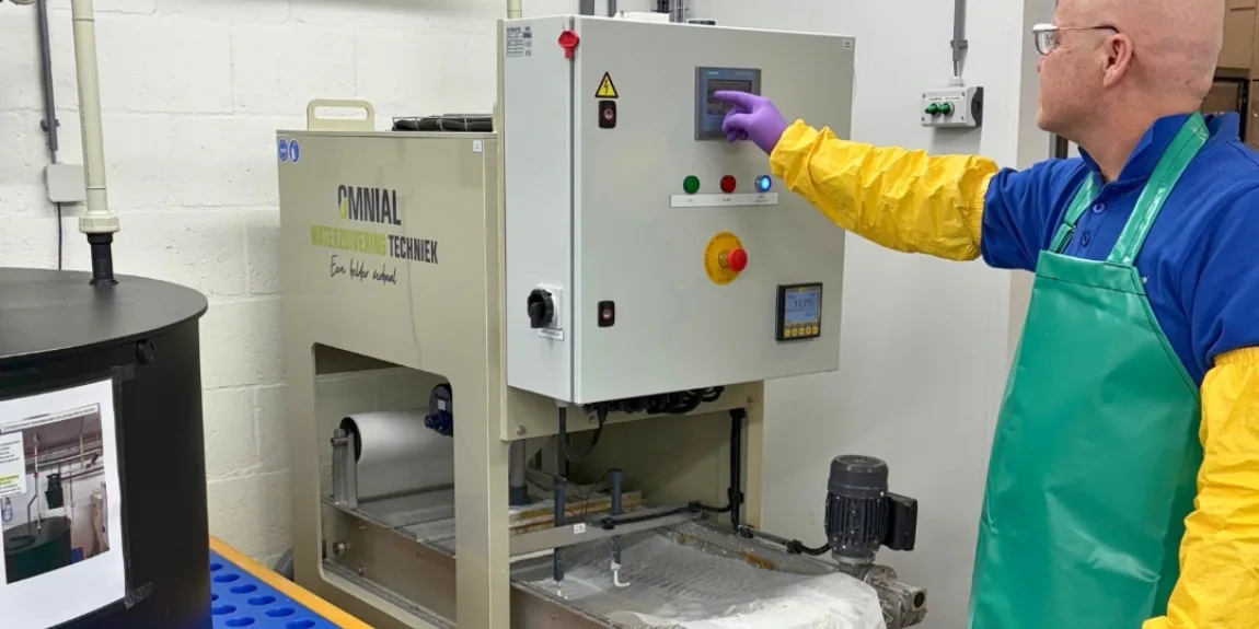 HF Waste into clean water LH | LouwersHanique