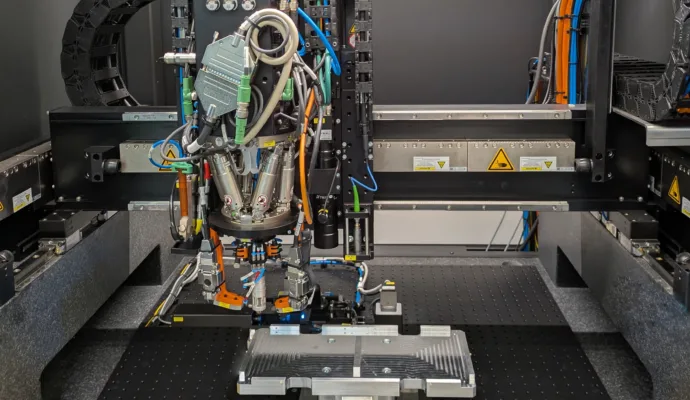 Optical assembly machine customised for a series of products made at LouwersHanique.
